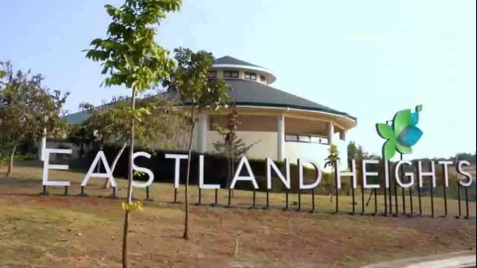 Eastland heights (Category: Lot) located in Mandaluyong City. Submitted by katkat888kit (Listing ID 1103774239, Image 1). Description: Eastland heights 420 sq blk 45 lot 14 16 k per square owner here Cathy 09055936519 CASH BUYER ONLY NO LOAN PLEASE.