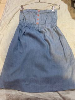 (Category: ) located in . Submitted by preloved_xs (Listing ID 1103753846, Image 1). Description: .