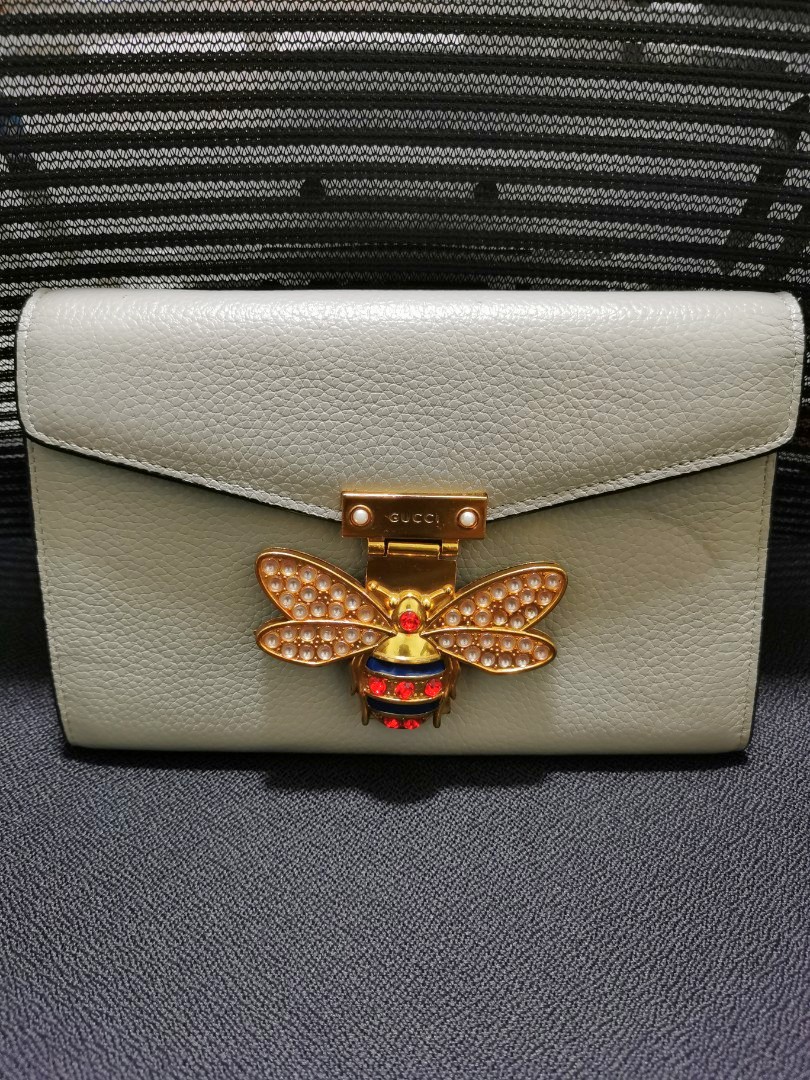 Gucci Bee Wallet on chain