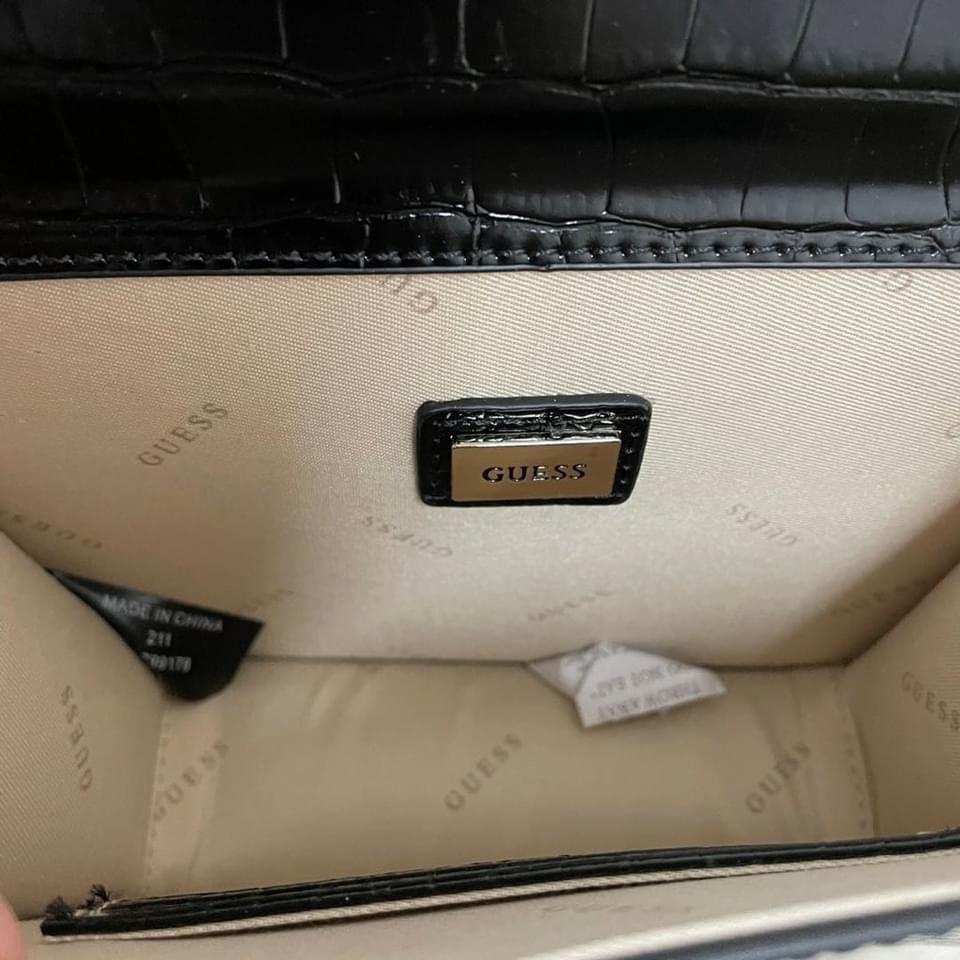 GUESS Corily Crossbody Bag, Women's Fashion, Bags & Wallets, Crossbody