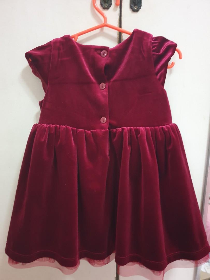 H&M red velvet dress (Category: Babies & Kids Fashion) located in Muntinlupa City. Submitted by teetat (Listing ID 1103815847, Image 2). Description: US - 18M Used once for photoshoot mop: gcash / secbank / bpi C/o buyer: pickup / sonic express Location: putatan, muntinlupa.