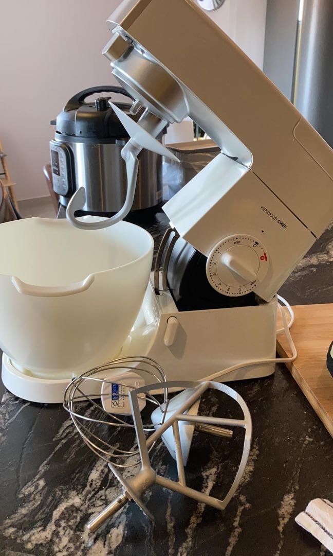 Kenwood chef Mixer 4.6L, TV & Home Appliances, Kitchen Appliances, Hand