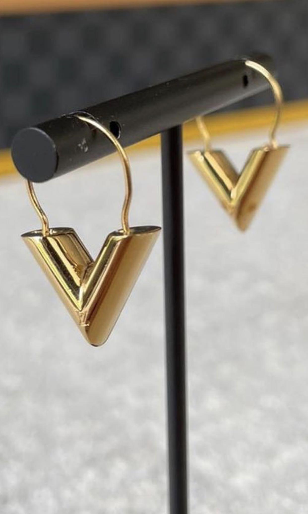 Louis Vuitton Essential V Perle Hoop Earrings Gold 445950