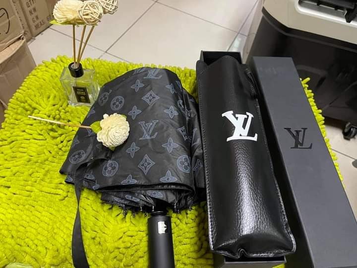 Imported Louis Vuitton White Umbrella ☂️, Hobbies & Toys, Travel