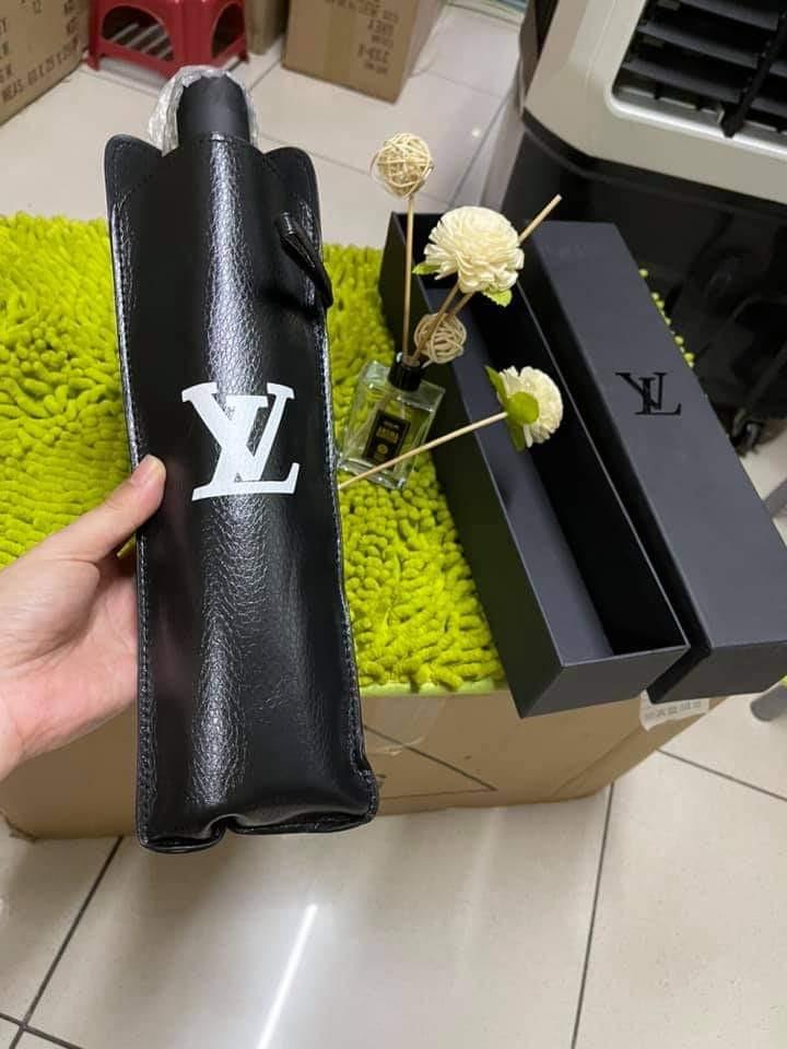 Imported Louis Vuitton White Umbrella ☂️, Hobbies & Toys, Travel