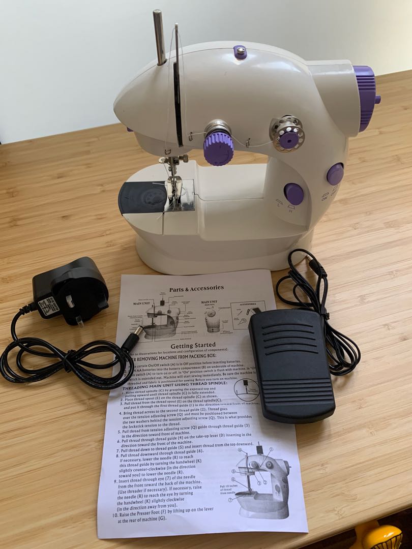 Mini sewing machine Functioning well with foot pedal, Hobbies