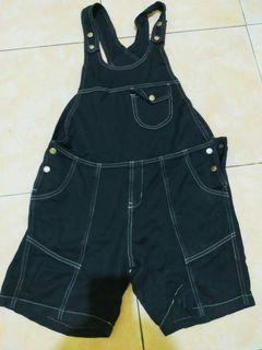 Overall black jeans