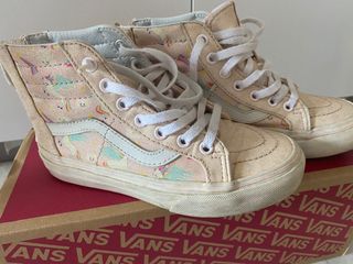 (Category: ) located in . Submitted by rainbowlywardrobe (Listing ID 1103845437, Image 1). Description: .
