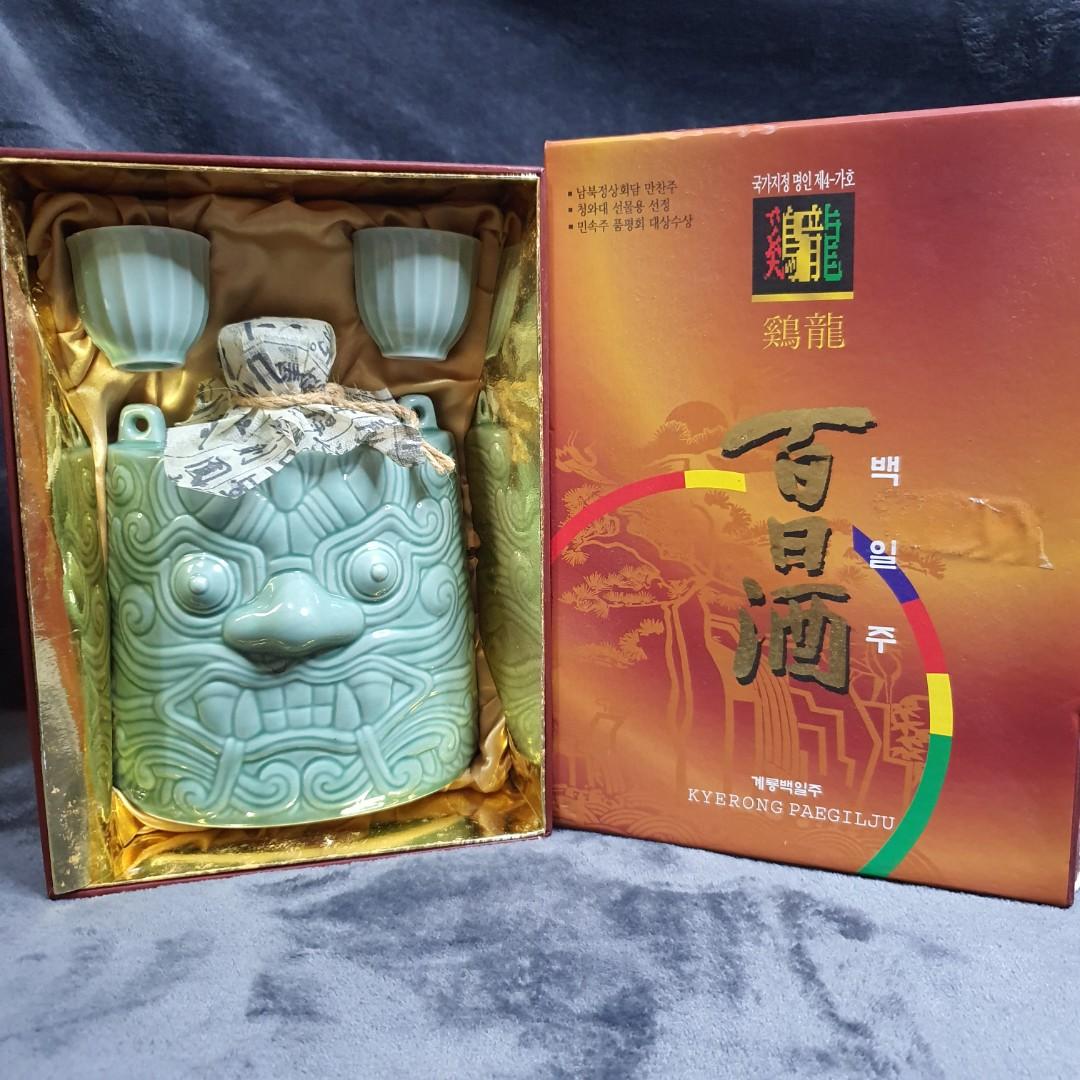 SAKE / SOJU JAR WITH 2 TEA CUPS (Category: Water Bottles & Tumblers) located in Pasig City. Submitted by regs.018 (Listing ID 1103807076, Image 3). Description: .