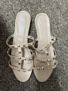 (Category: ) located in . Submitted by ythcloset (Listing ID 1103776558, Image 1). Description: .
