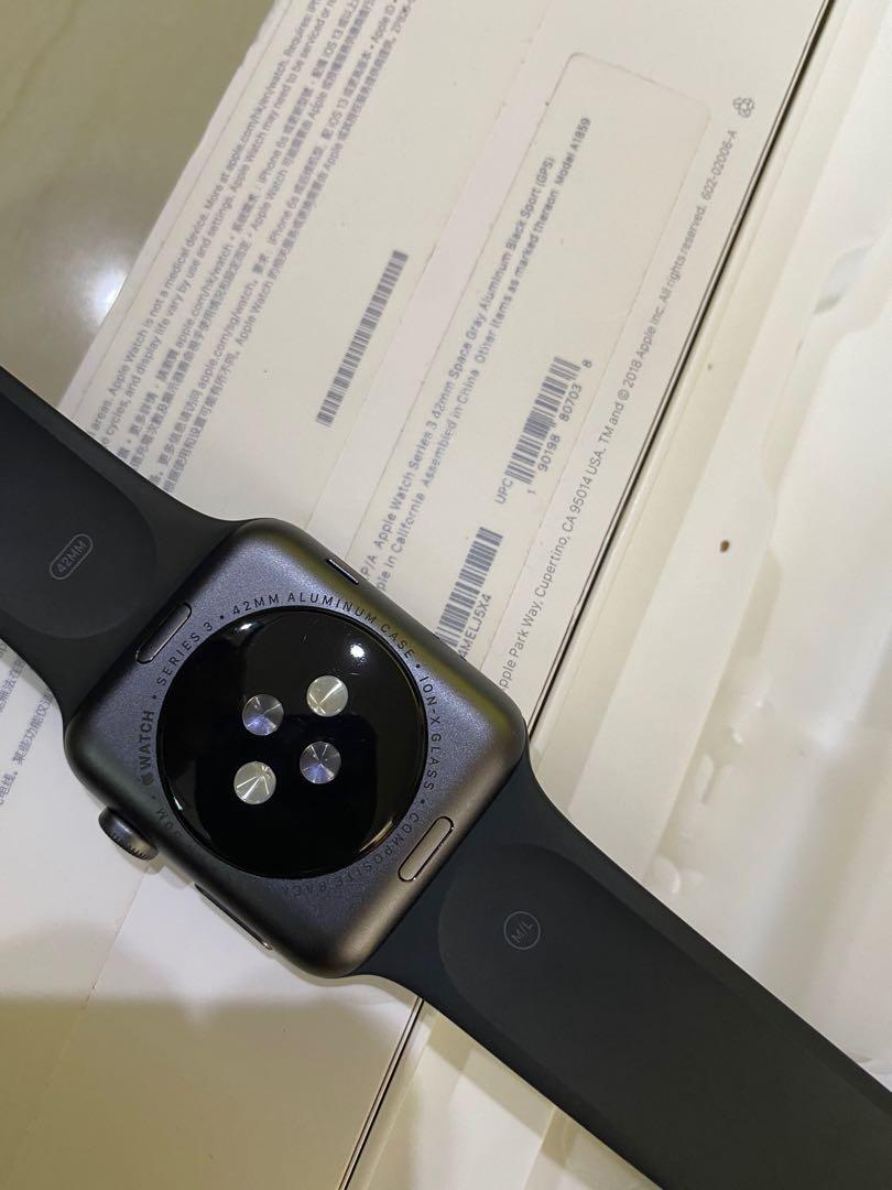 Apple Watch series 3 42mm LIKE EW, Elektronik, Lainnya di Carousell