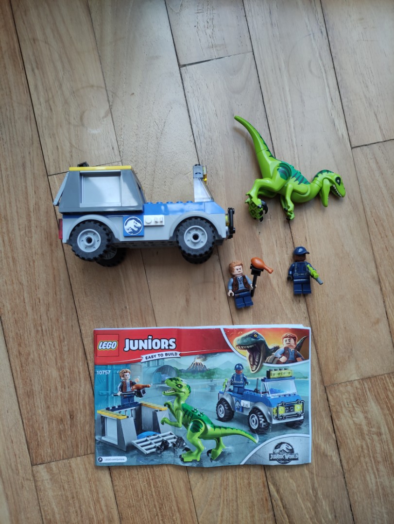 Lego juniors 10757 jurassic world raptor rescue truck hotsell