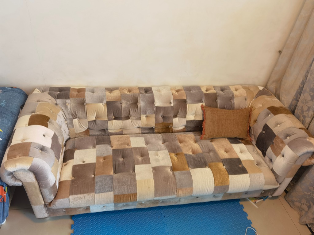 Beautiful 3 Seater Sofa. Excellent condition, Furniture & Home Living