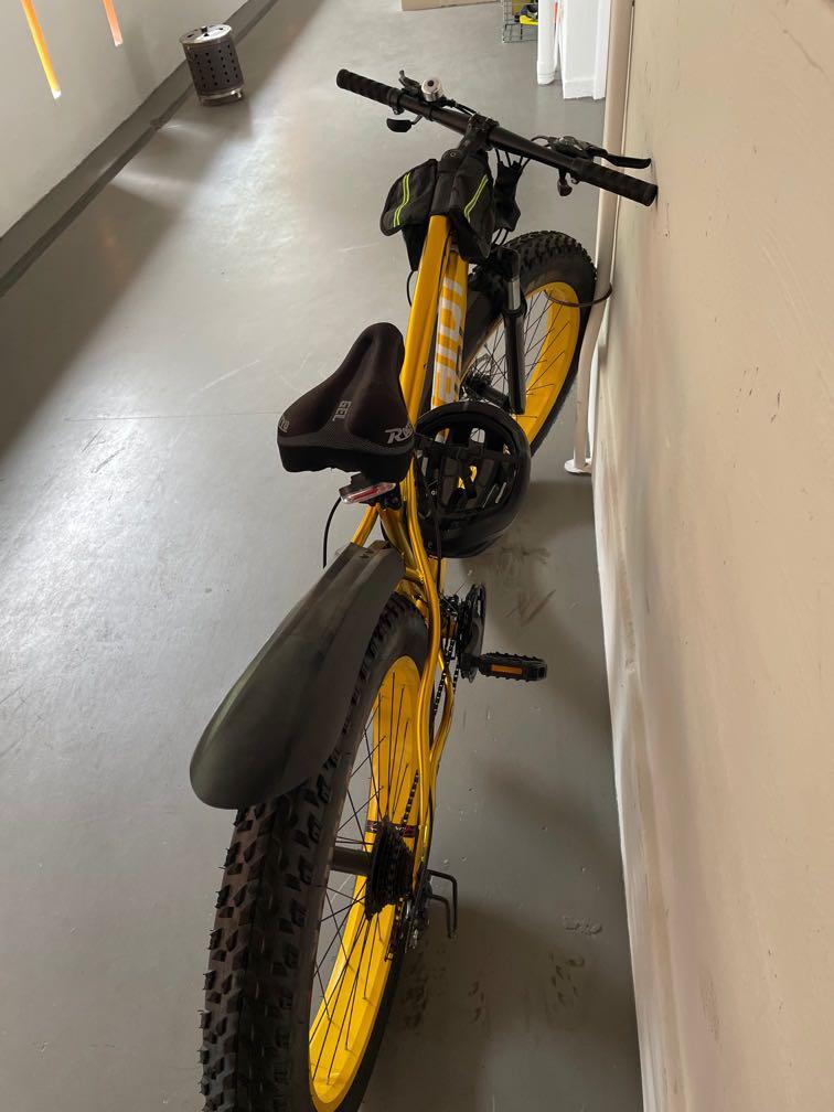 Big fat store tyre cycle