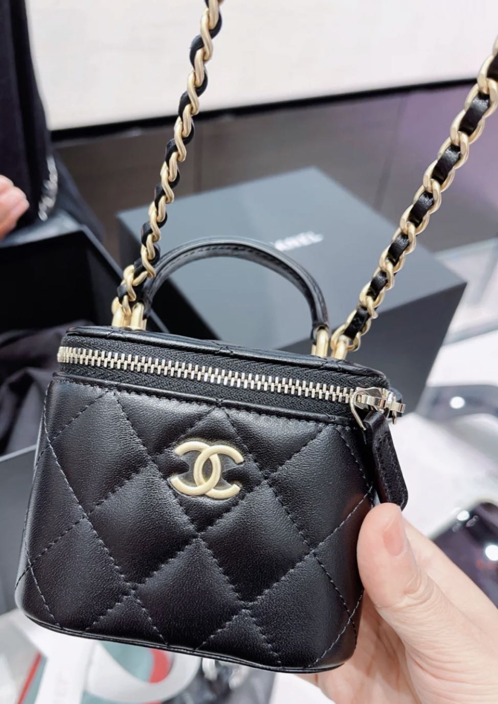 Chanel 21A TOP Handle VANITY Mini CLUTCH with Chains Black Lambskin  COMPARISONS Classic #luxurypl38 