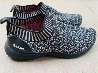 BUM slip-in sneakers (size EU 37/US 6/UK 4)