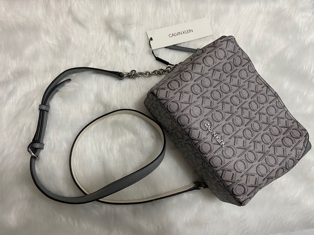 Calvin Klein Hailey Tote Bag - Blue, Women's Fashion, Bags & Wallets, Tote  Bags on Carousell