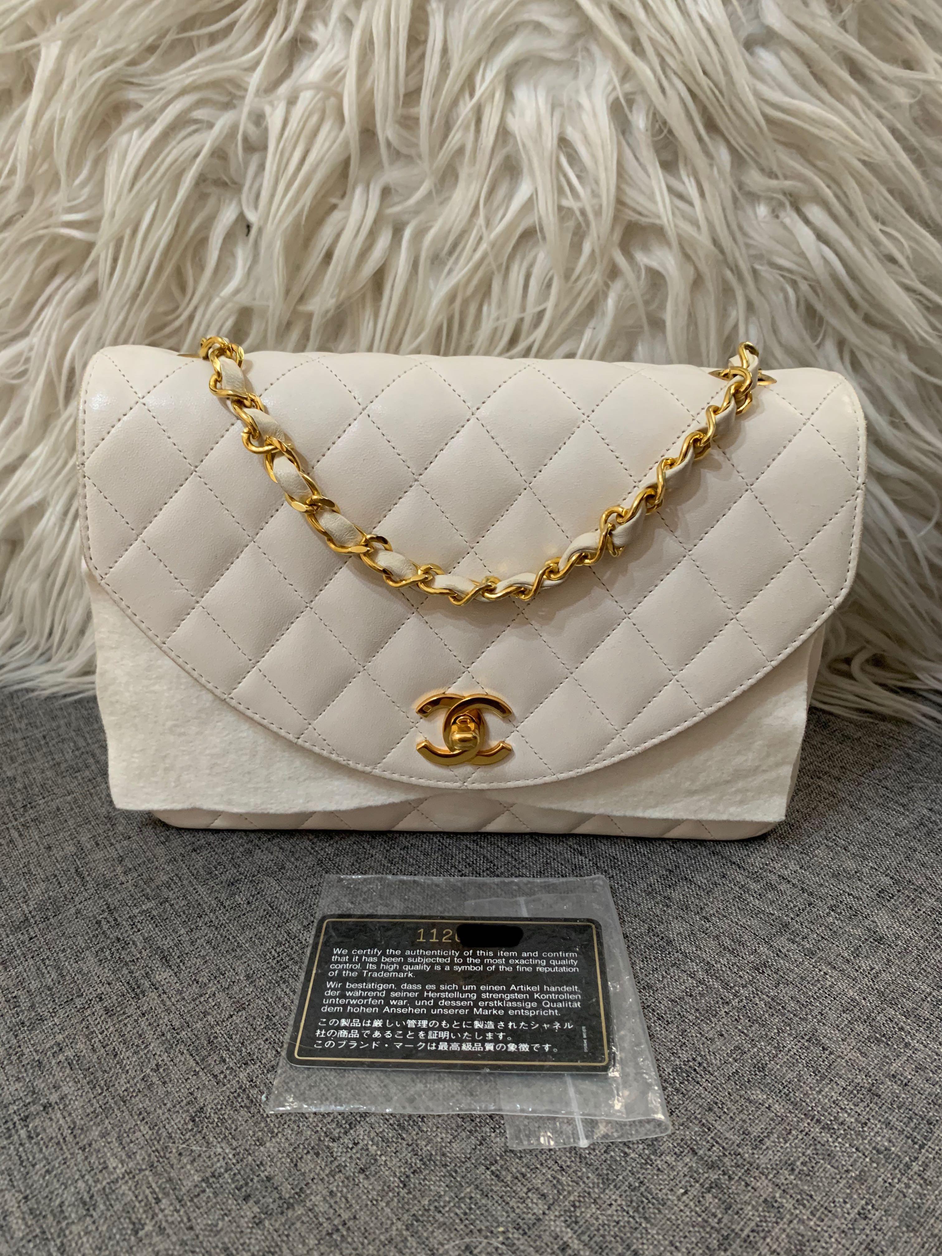 White vintage sales chanel bag