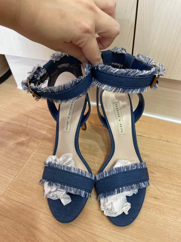 Frill outlet strap heels
