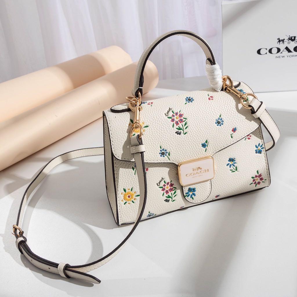 Coach Messenger Bag, Women's Fashion, Bags & Wallets, Crossbody Bags