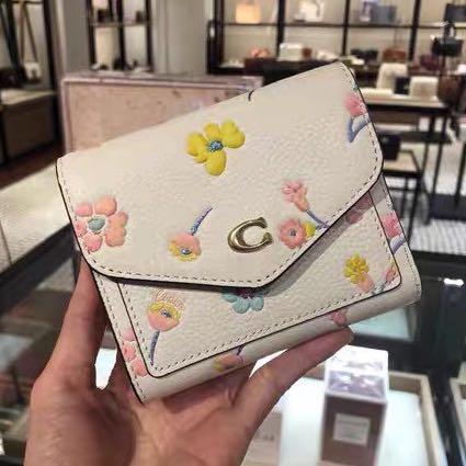 Coach best sale wallet flower