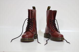 Dr Martens 1490 Red Cherry