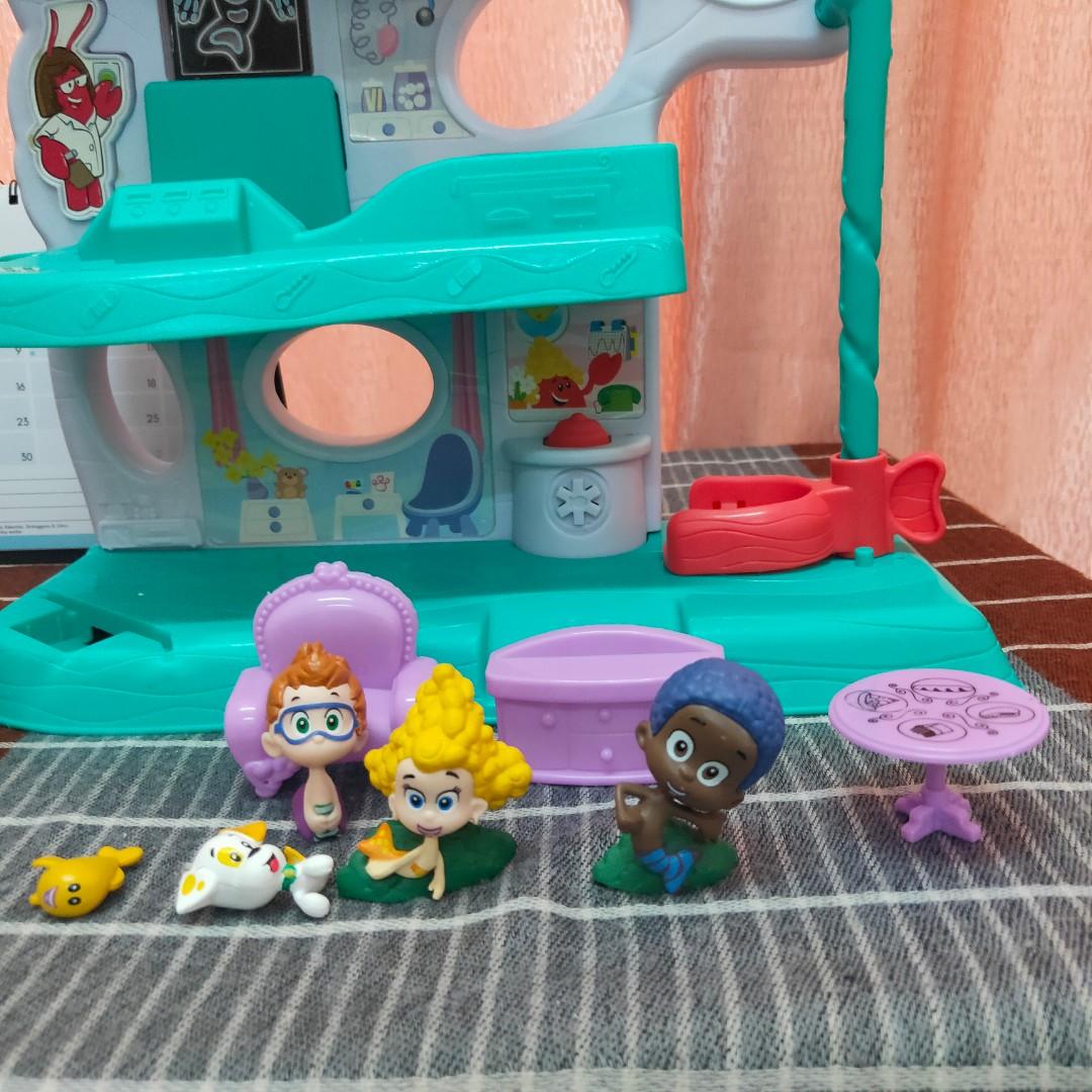 Bubble guppies check up center top