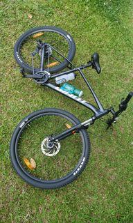 Giant Talon 3 27 5 Matte Black Blue M Sports Equipment Bicycles Parts Bicycles On Carousell Giant Talon 3 27 5 Matte Black Blue M Sports Equipment Bicycles Parts Bicycles On Carousell