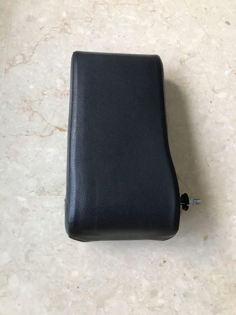 Honda Stream RSZ armrest, Car Accessories, Accessories on Carousell