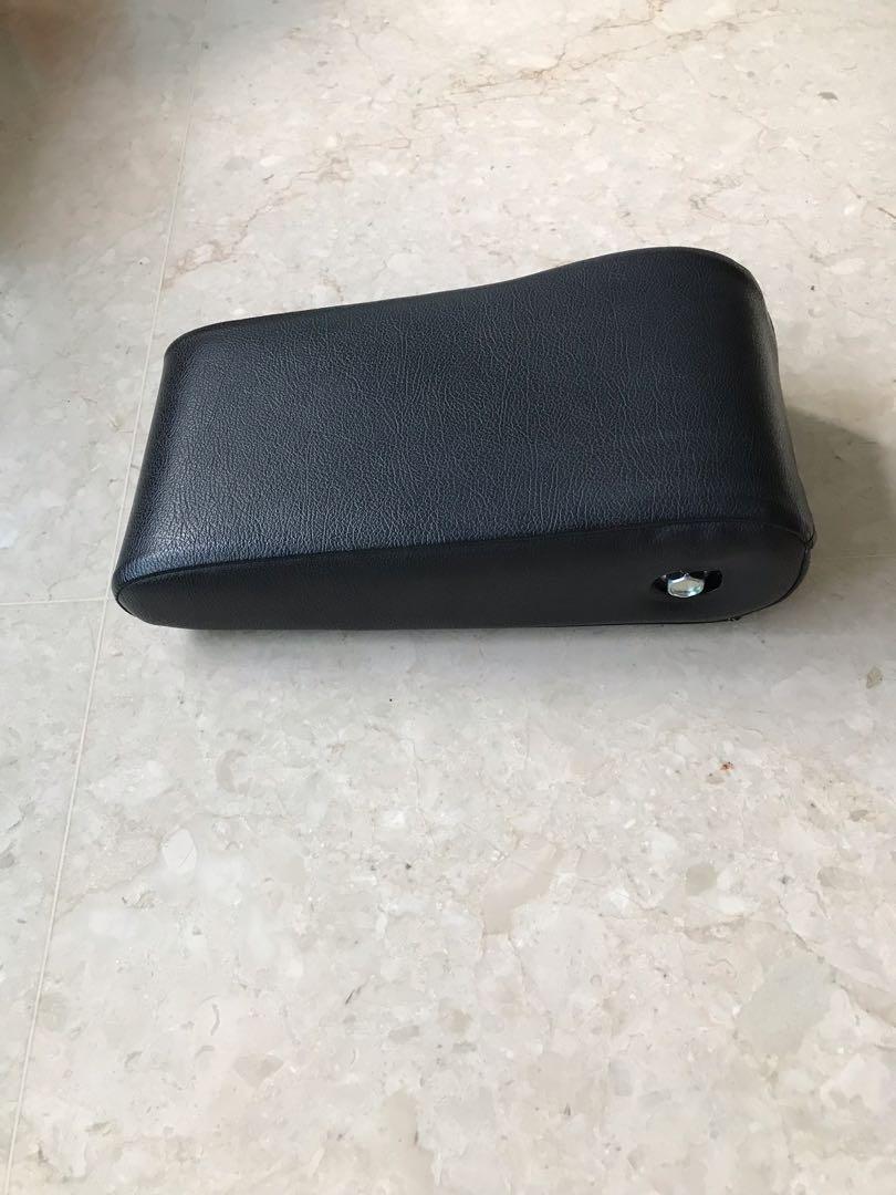 Honda Stream RSZ armrest, Car Accessories, Accessories on Carousell