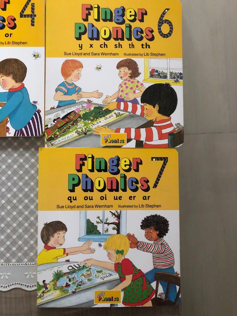 Jolly phonics finger phonics book 17, Hobbies & Toys, Books