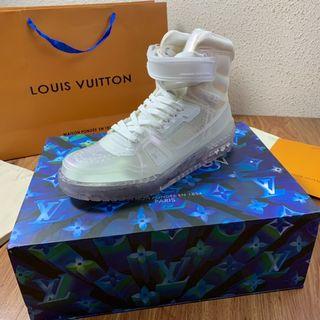LOUIS VUITTON LV TRAINER SNEAKER 'BLACK SIGNATURE' 1A8ZQ9, Men's Fashion,  Footwear, Sneakers on Carousell