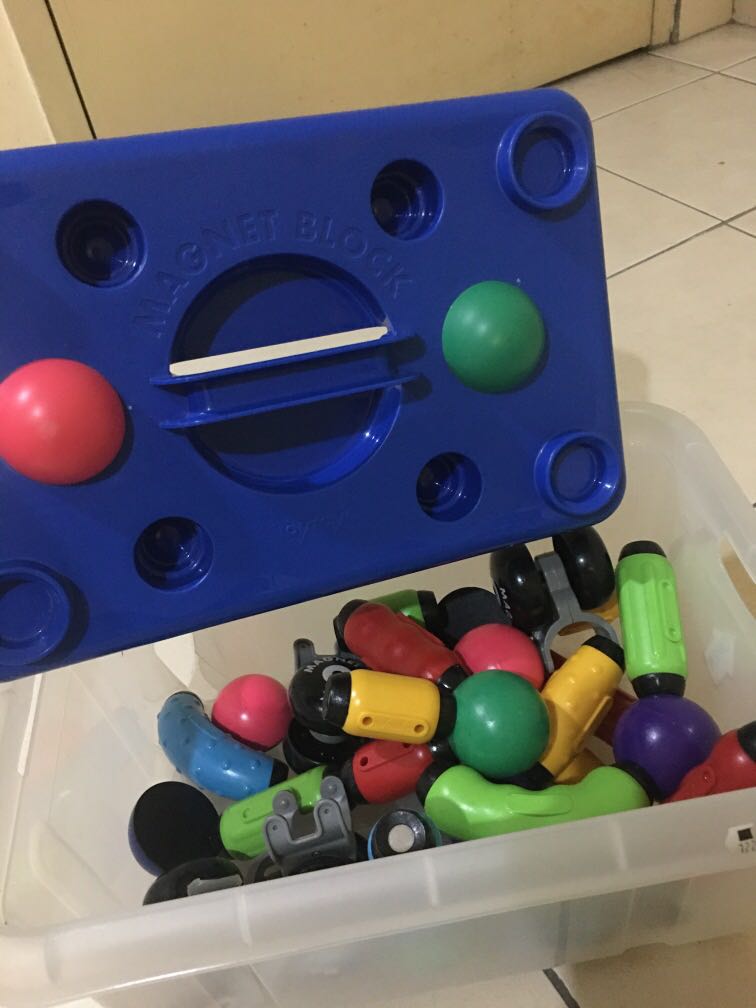 Toyroyal magnetic store blocks