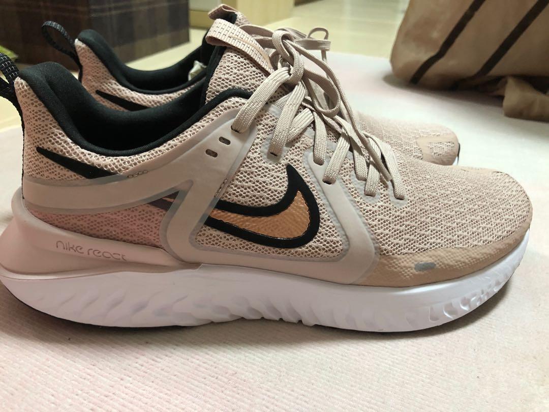 Nike 72 react store