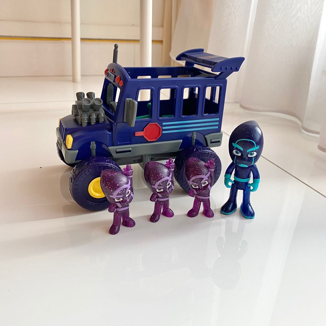 Night ninja bus best sale toy