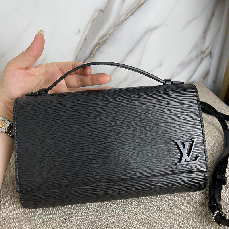 Louis Vuitton Clery Shoulder Clutch in Epi Noir - SOLD