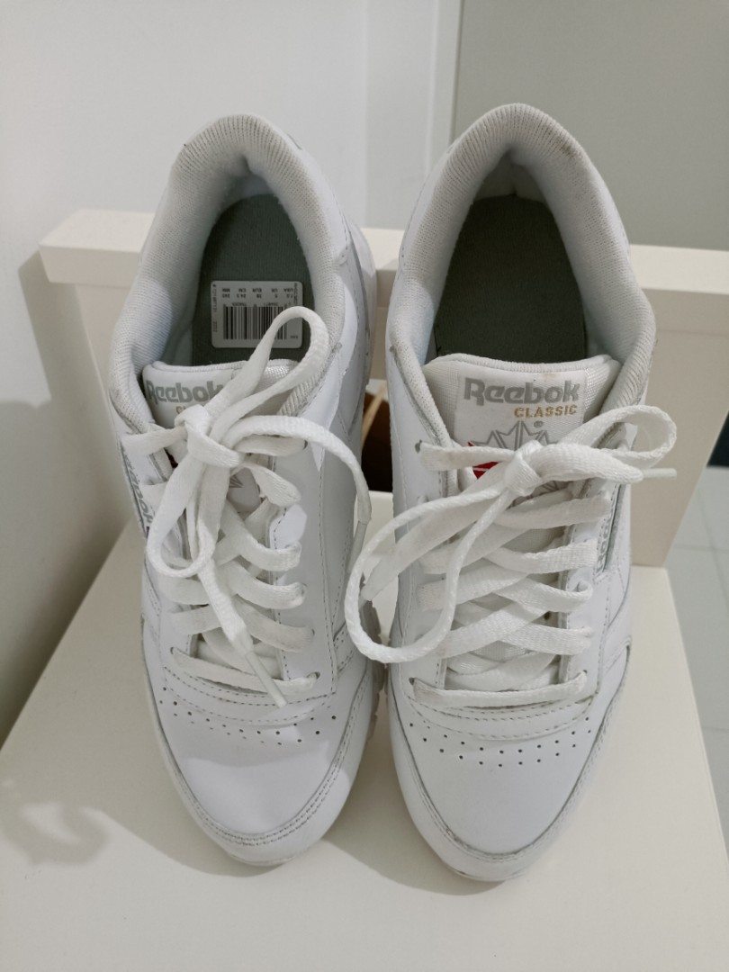 Reebok White Sneaker Women s Fashion Footwear Sneakers on Carousell