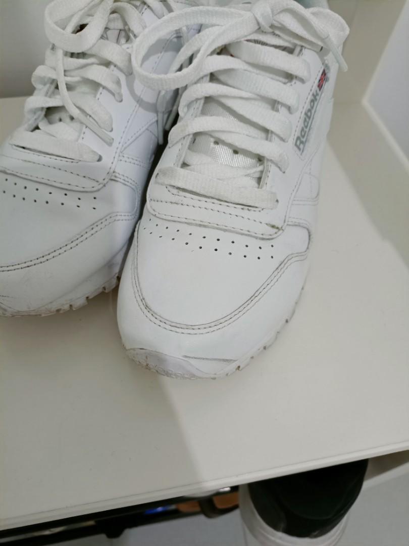 Reebok white top sneaker shoes