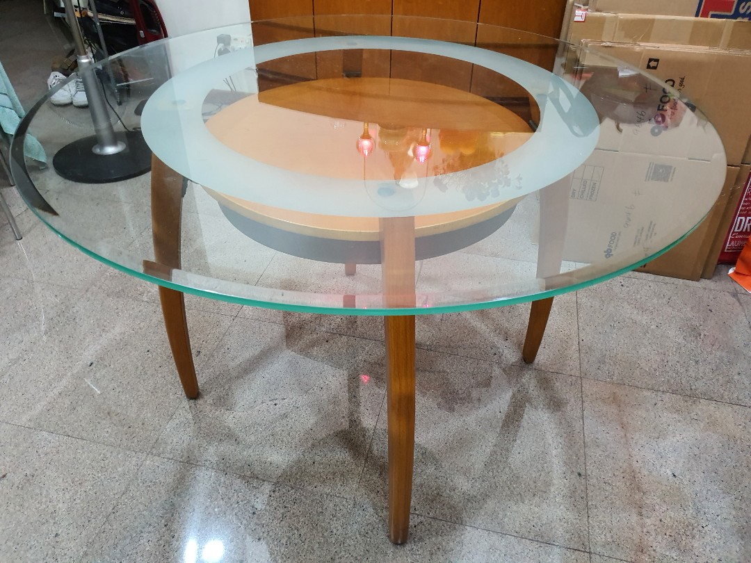 Round Glass top Dining table. Height 77cm x 122cm diameter x 10mm glass