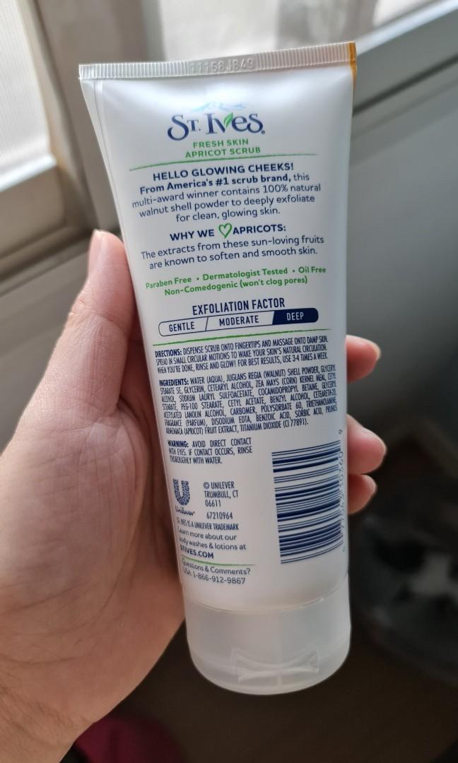 St Ives Apricot Scrub (Category: Face Care) located in Caloocan City. Submitted by betsbuy (Listing ID 1098427696, Image 2). Description: orig price 255 selling for 220php.