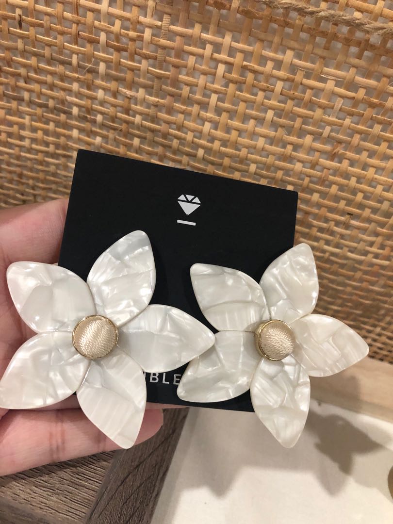 BaubleBar Amariella Flower Stud Raisin Earrings White