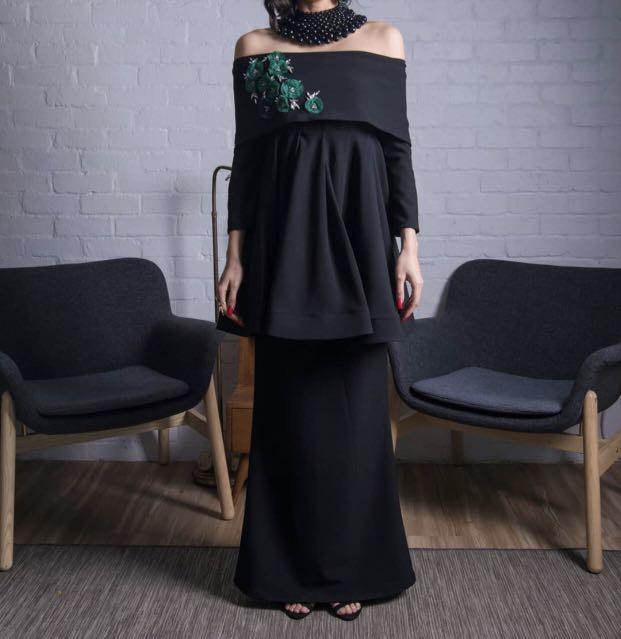 Off shoulder baju kurung on sale
