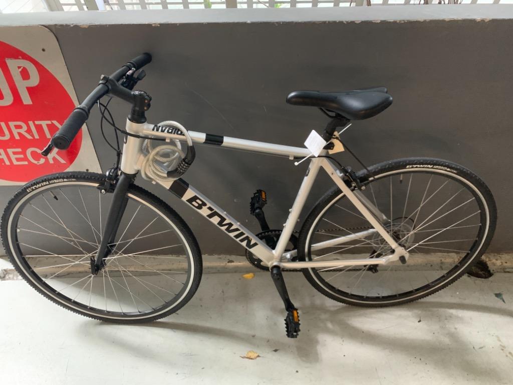 B Twin Triban 100 Flat Bar Road Bike M size