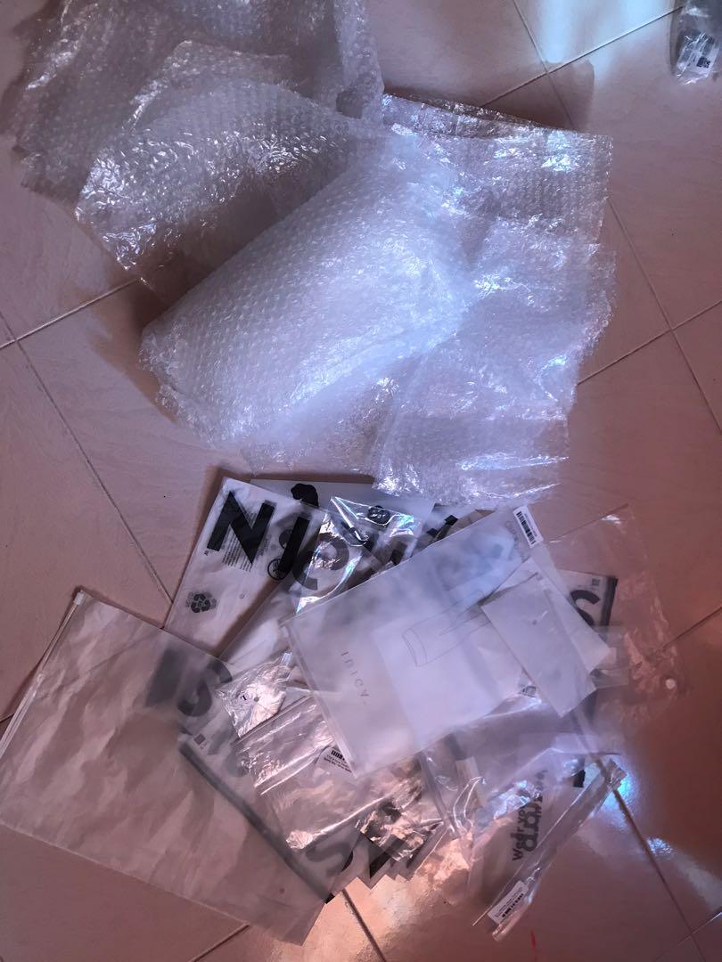 Bubble wrap and zip lock, Hobbies & Toys, Stationery & Craft