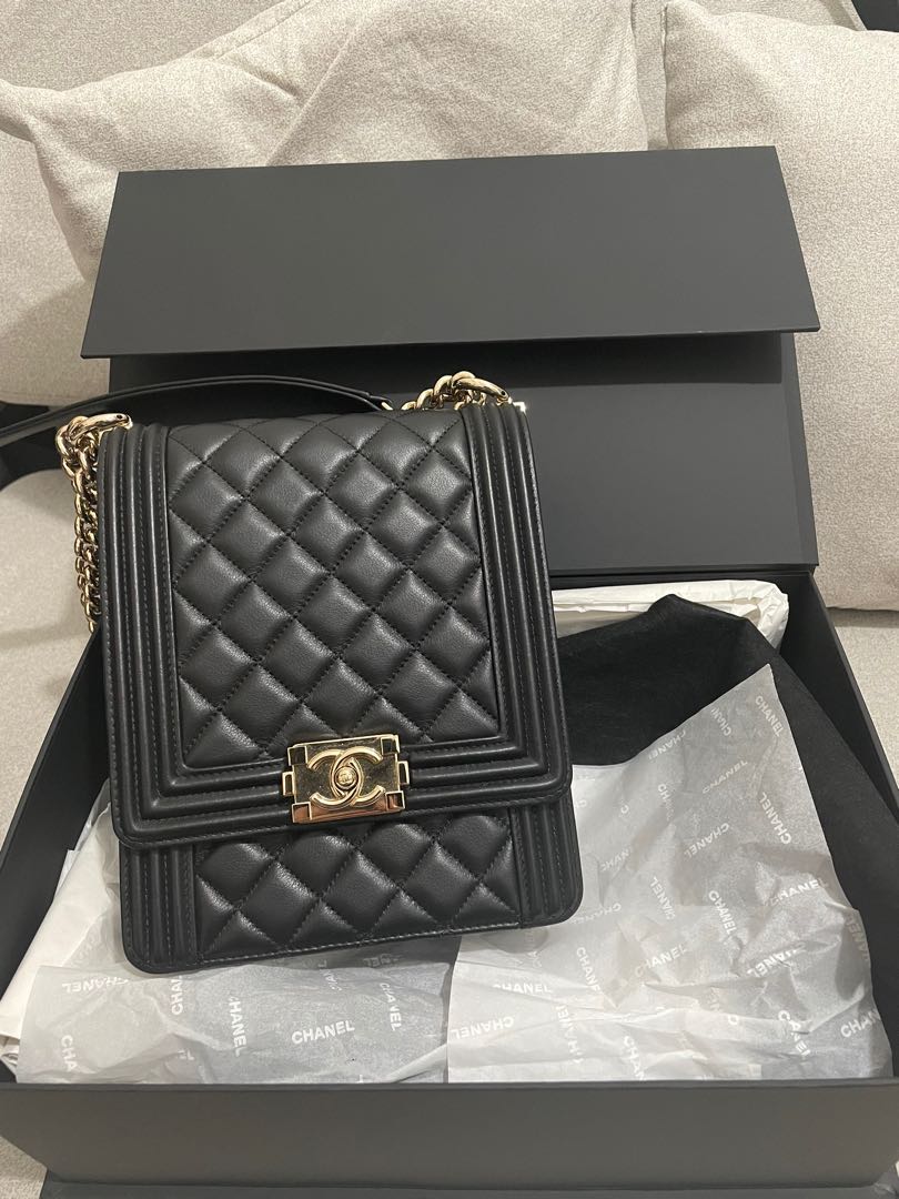 Chanel boy vertical cheap