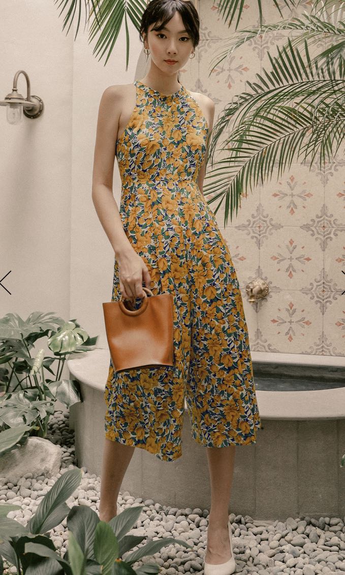 Fashmob Katya Jumpsuit Women S Fashion Dresses Sets Jumpsuits On Carousell