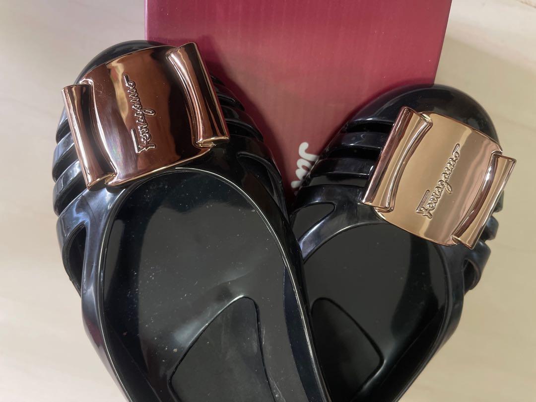 ferragamo bermuda jelly flats review