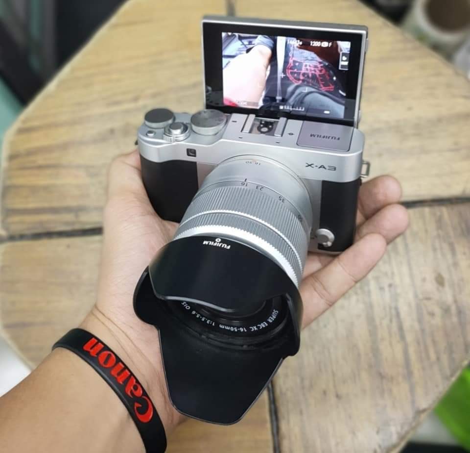 Fujifilm Xa3 with 16-50mm Mirrorless Camera, Photography, on Carousell