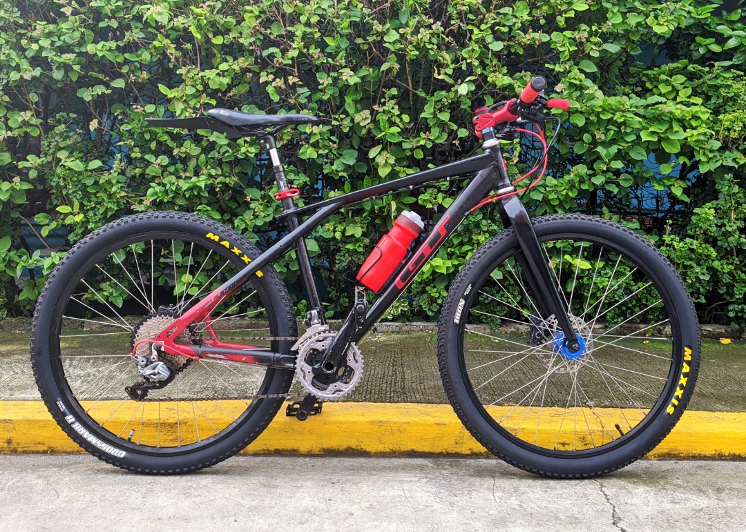 Mountain bike black 2025 and red