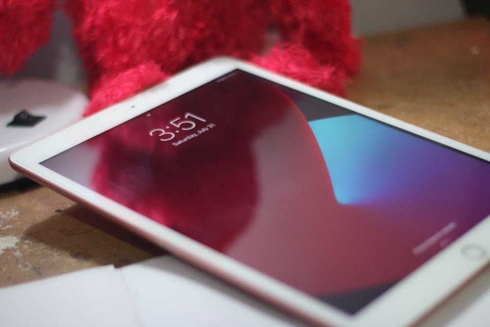 iPad 7th Gen Rose Gold 32GB (Category: iPad) located in Las Pinas. Submitted by karlfcon (Listing ID 1104092856, Image 3). Description: FOR SALE: iPad 7th 32GB 10.2 WiFi Rose Gold -Date of Purchase: July 11, 2020. Kakatapos lang ng 1 year warranty but it is doing perfectly fine -No Repair History -Reset all you can -Bagong Bago pa (Rarely Used, only for academic purposes) -With Original Box and Charging Brick -With Receipt -Ideal for online class